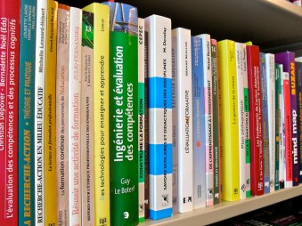 Bibliothèque de livres HB